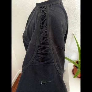 EUC Nike cropped fleece laced training crew sweatshirt